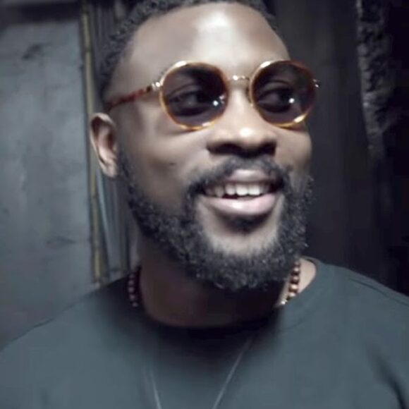 Damso plein d'humour quand une fan lui demande un feat avec Booba !