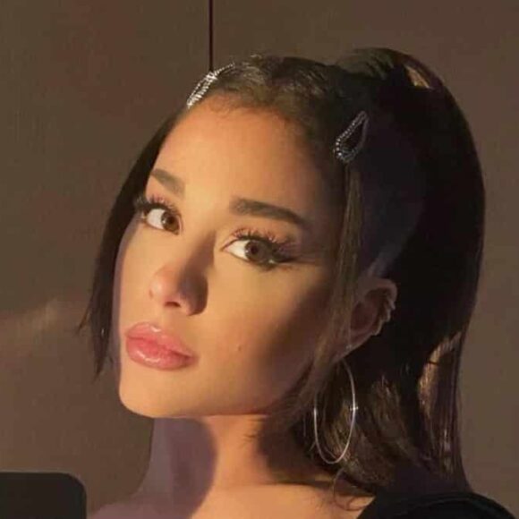 Ariana Grande à peine divorcée et déjà en couple avec un célèbre acteur marié