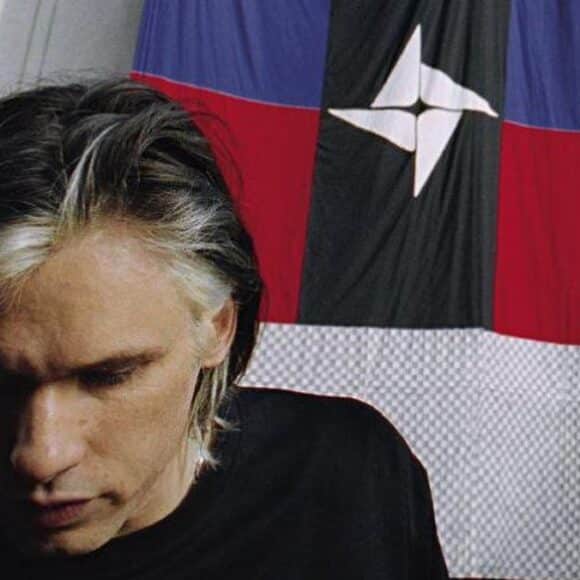 Orelsan ce resto à Caen victime d'un énorme succès en affichant toutes les éditions de «Civilisation» !