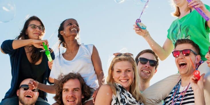 Ces 3 signes du zodiaque ont le plus d'amis ils sont trop sympas