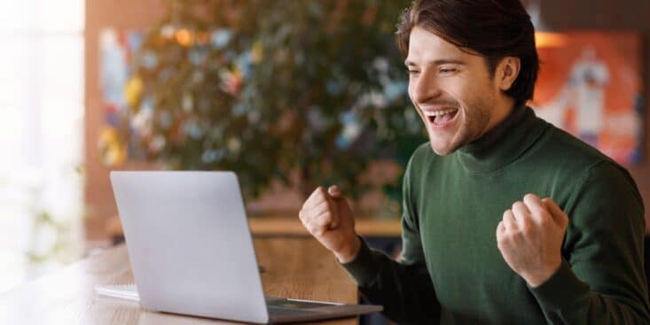 Ces signes du zodiaque ont le plus de chance de faire le métier de leurs rêves en 2024