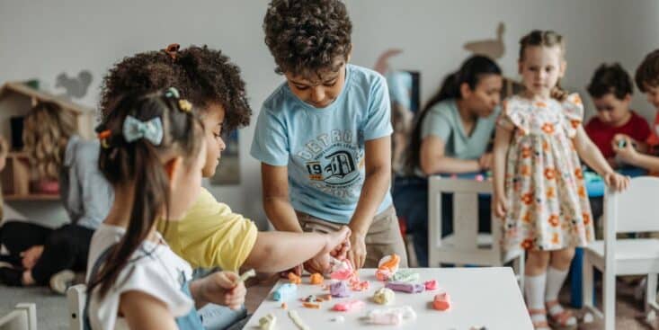 CAF: tout savoir sur l'aide du Pass colo pour envoyer ses enfants en vacances sans se ruiner