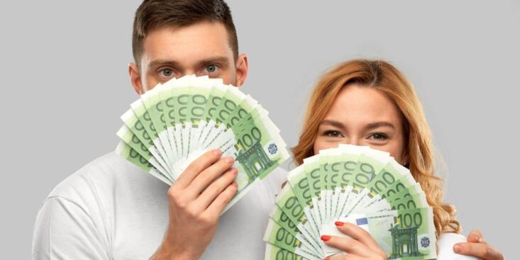 Ces 2 signes du zodiaque vont finir le mois de mai avec beaucoup d'argent