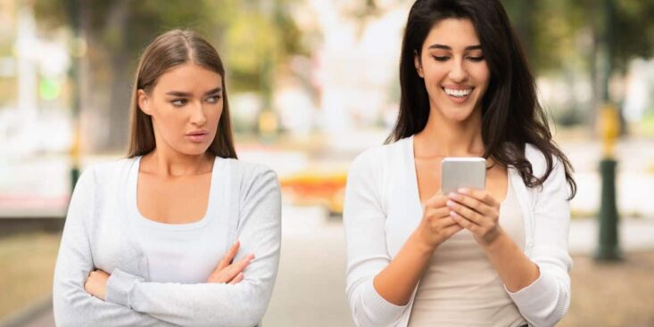 Ces 5 signes du zodiaque sont les plus envieux