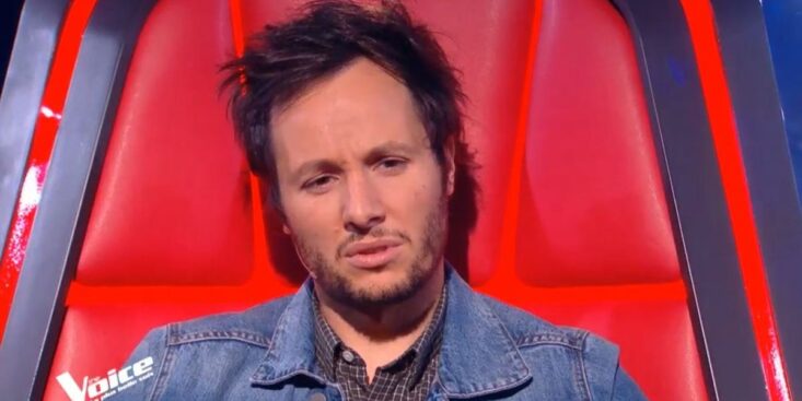 Vianney victime d'une chute impressionnante à cause de BigFlo dans The Voice