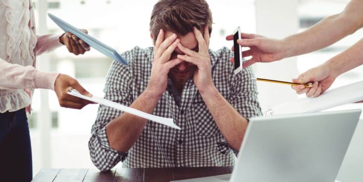 Ce signe du zodiaque va prendre un gros coup de pression au travail en juin