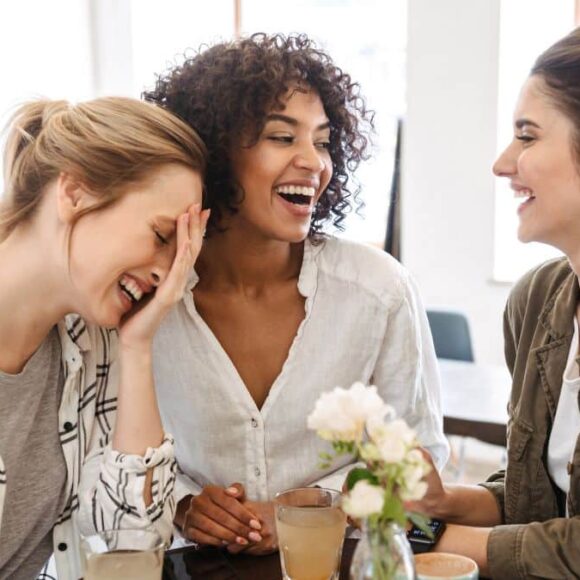 Ces 5 signes du zodiaque sont les plus drôles