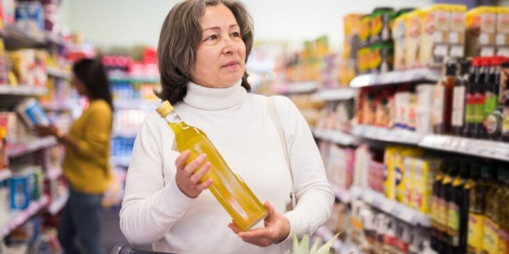 60 millions de consommateurs révèle ce que vous avalez vraiment quand vous utilisez de l’huile d’olive