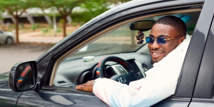 Une lourde amende pour tous les automobilistes qui portent ces lunettes au volant