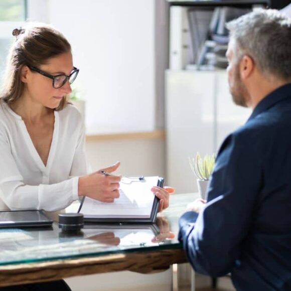 Aides financières pour financer des obsèques : panorama des soutiens disponibles