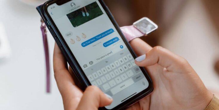 WhatsApp lance les résumés de messages non lus grâce à l’intelligence artificielle