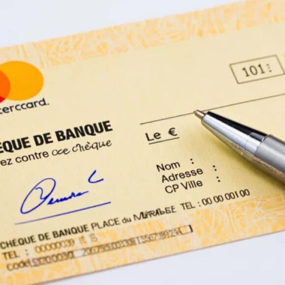 Besoin d’un chéquier chez BoursoBank ? Pourquoi il faut désormais patienter 6 mois — et vos alternatives