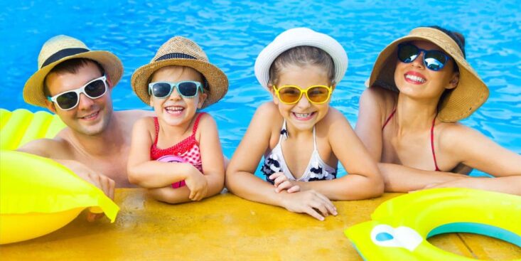 Envie de pipi dans la piscine ? Voici ce qui se passe vraiment (et pourquoi c’est une mauvaise idée)