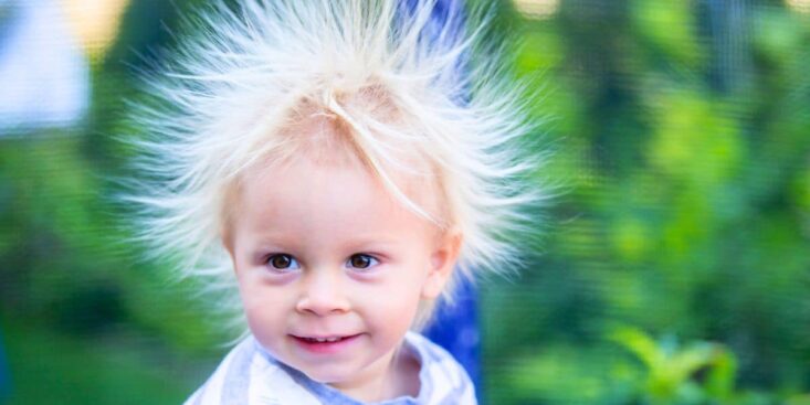 Cheveux électriques : l’astuce d’une coiffeuse pour les éviter tout l’hiver