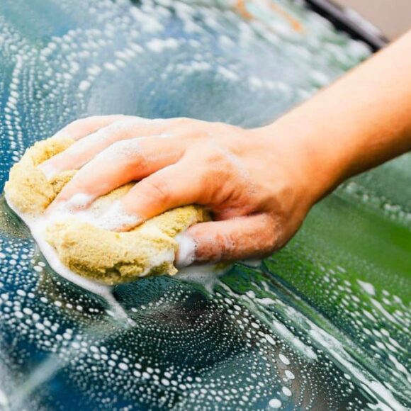 Automobilistes français: glissez du liquide vaisselle cet hiver pour limiter la buée et dégraisser le pare-brise