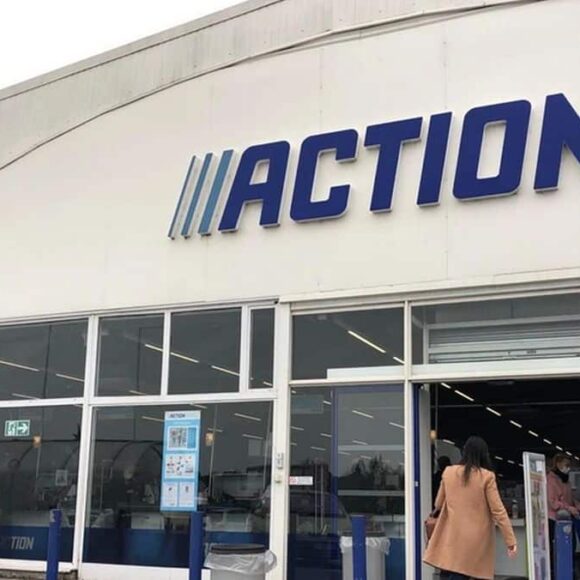 Action vend un modèle à 6,95 € pour une applique murale sans perçage: la solution lumière des locataires cet hiver