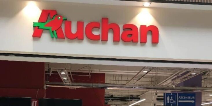 Auchan cède 300 magasins à la concurrence en France, le paysage de la distribution se redessine