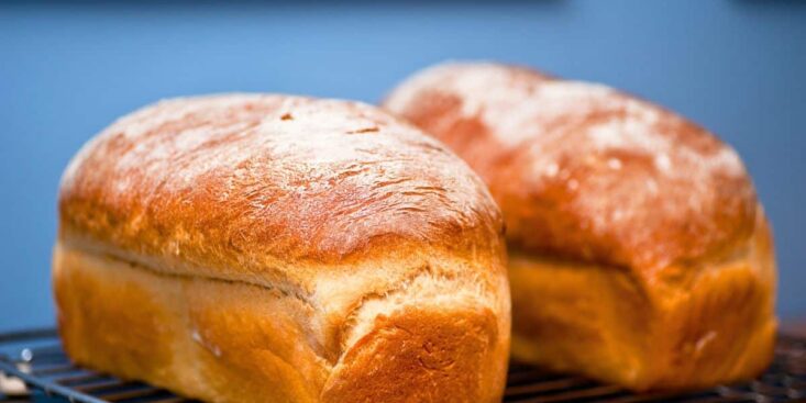 Pain maison sans four: méthode simple pour un pain croustillant en novembre grâce à un geste clé