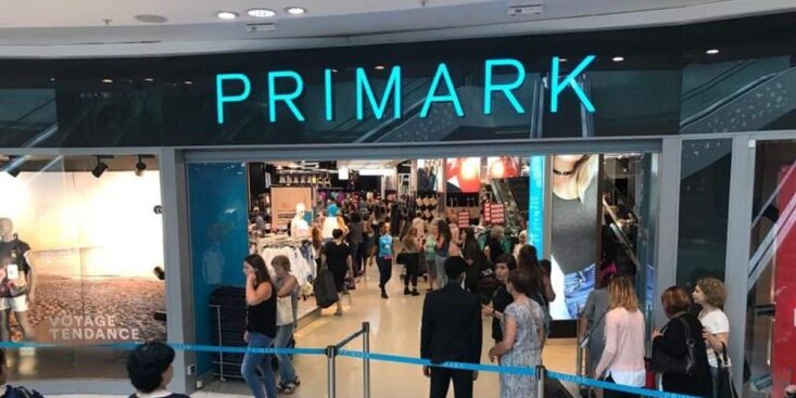 Primark: le manteau à 65€ s’impose face au léopard cet hiver